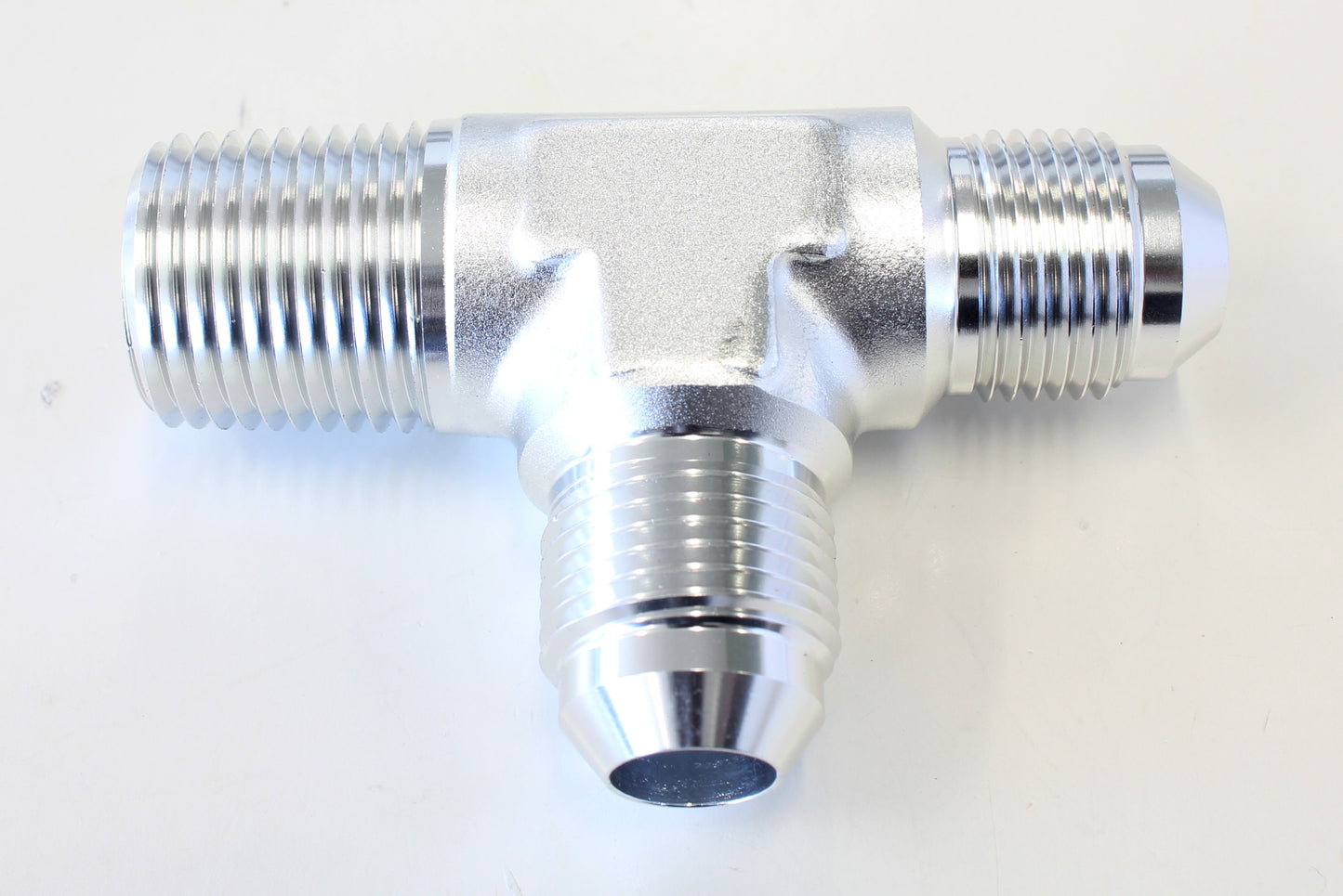 TEE -8AN WITH 1/2" NPT ON RUN SILVER AN TEE WITH NPT ON RUN