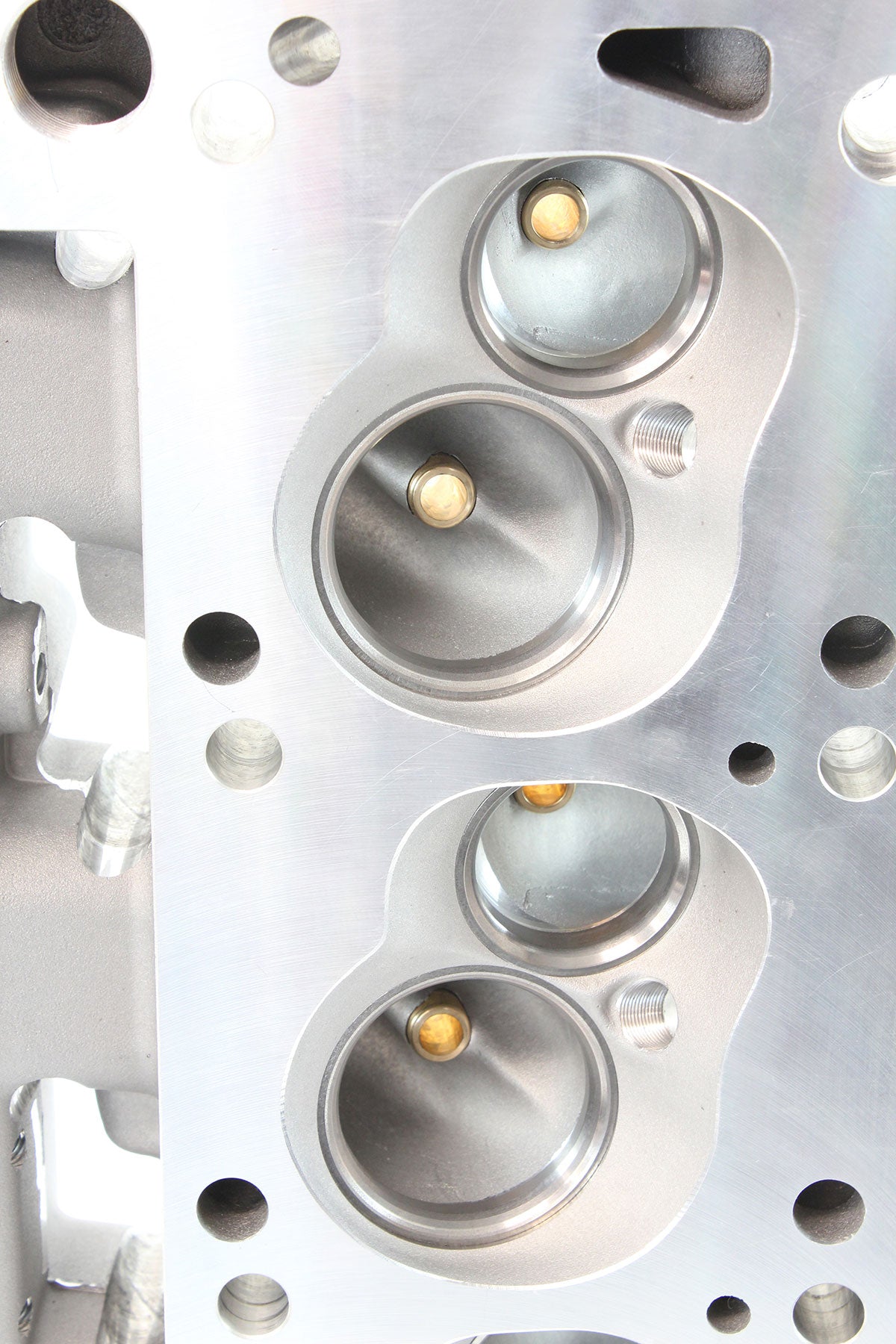 3V CLEVELAND ALLOY HEADS BARE72cc, 2.10"/1.65" VALVES 235cc