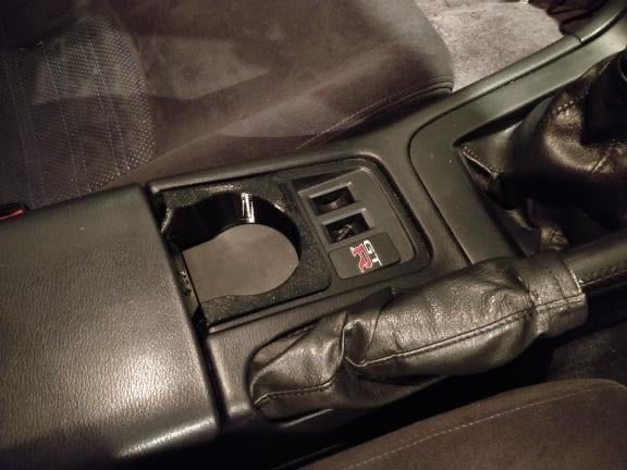 R33 SKYLINE GTS/GTR CUP HOLDER