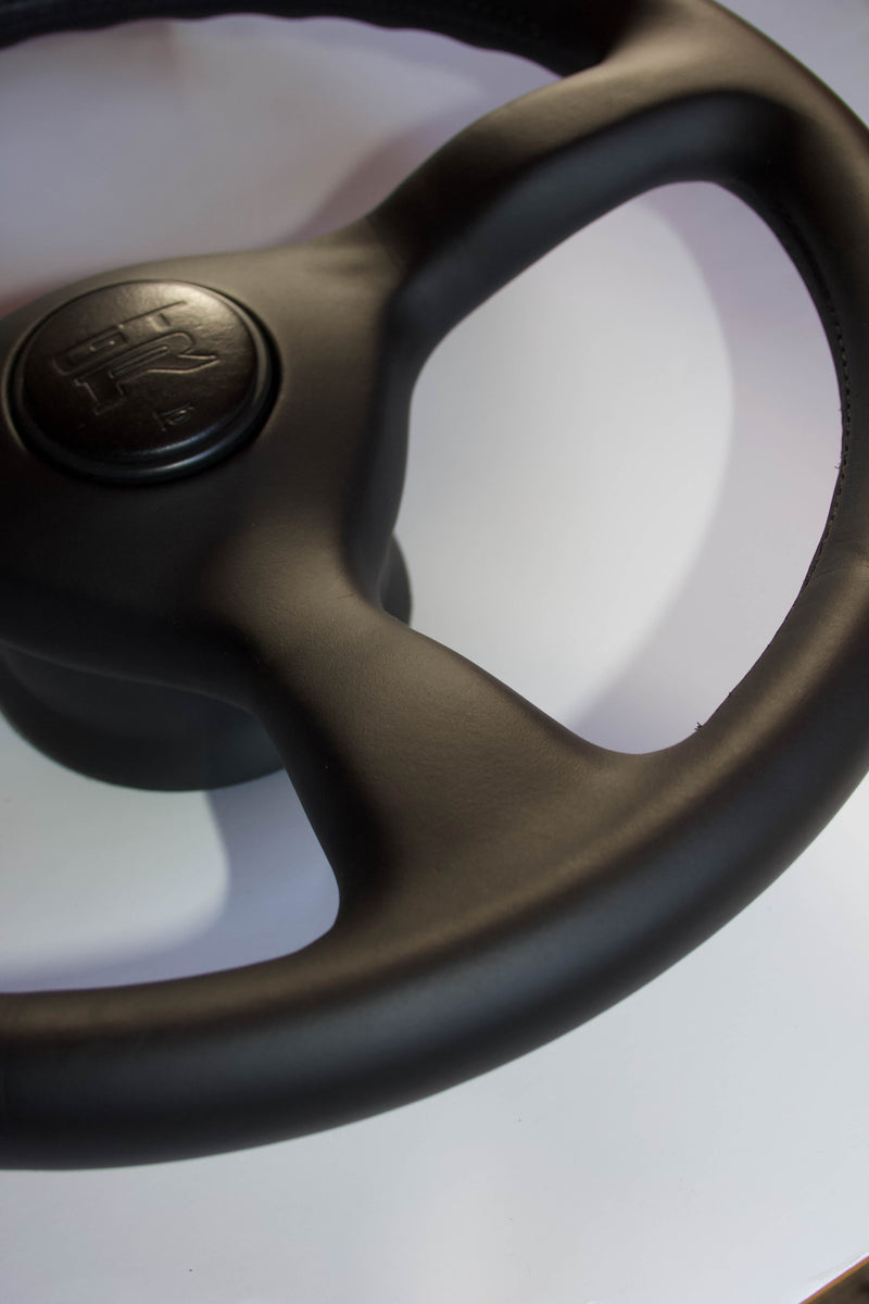 S1 R32 SKYLINE GTR STEERING WHEEL