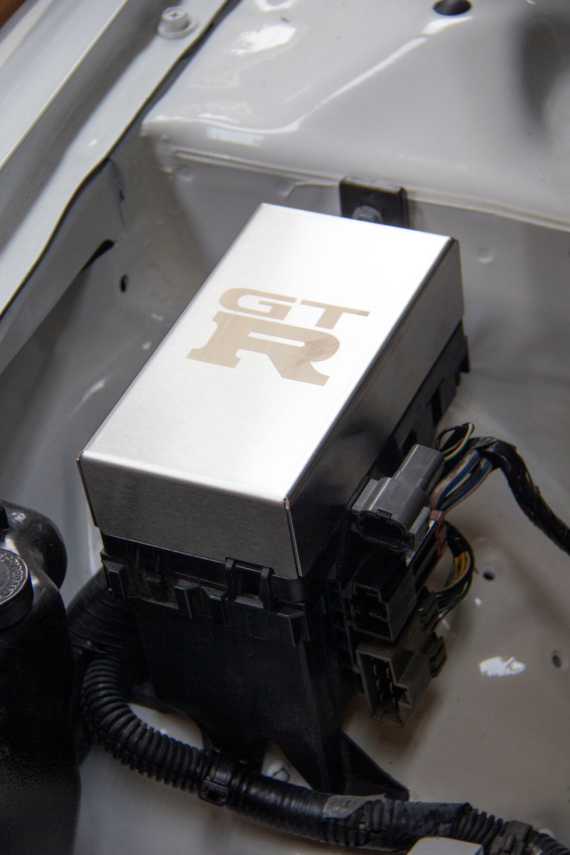 R32 SKYLINE STAINLESS STEEL FUSE BOX COVER